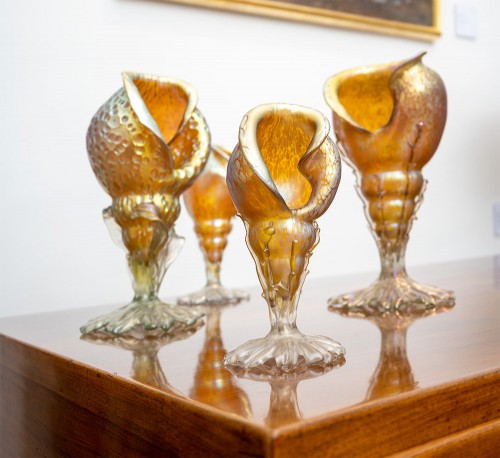 Verrerie, Cristallerie  - Grand vase en forme de coquille de conque Loetz Candia Papillon decor vers 1900