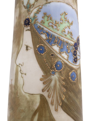 Vase Portrait Amphora Riessner Stellmacher & Kessel vers 1895 porcelaine ivoire - Florian Kolhammer