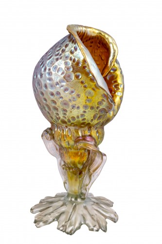Vase à coquille de conque, Johann Loetz Witwe, décor Diaspora, vers 1902 - Art nouveau