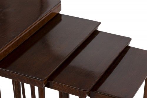 Quatre tables gigognes Josef Hoffmann J. & J. Kohn vers 1910 - Florian Kolhammer