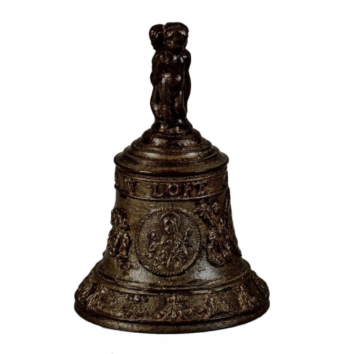 Une cloche de table en bronze, milieu du 16e siècle
