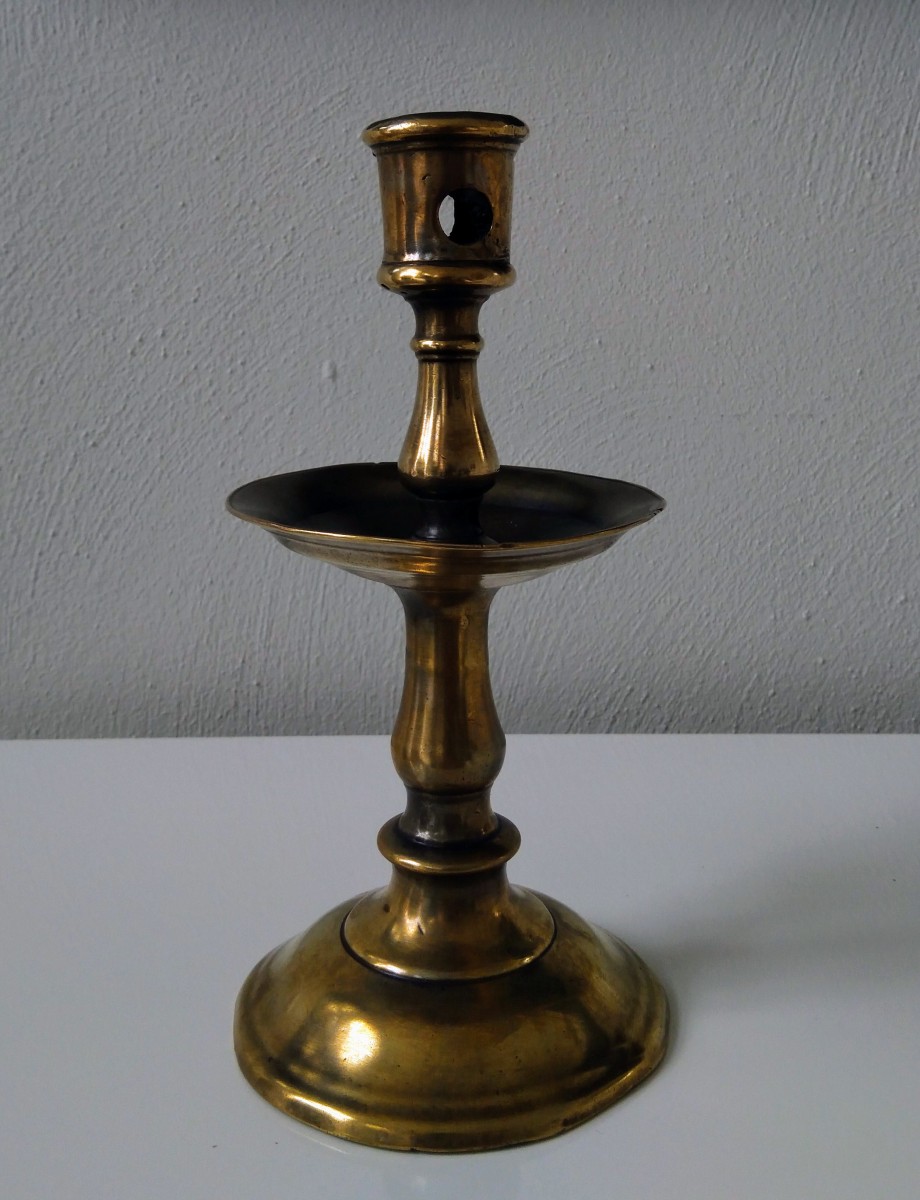 Dutch 19th Century Brass Chamberstick 300 - chambersticks