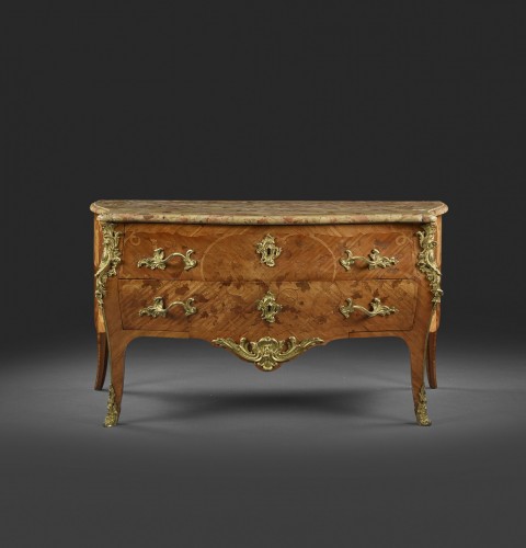 Commode Louis XV au C couronné estampillée Rubestuck - Franck Anelli Fine Art