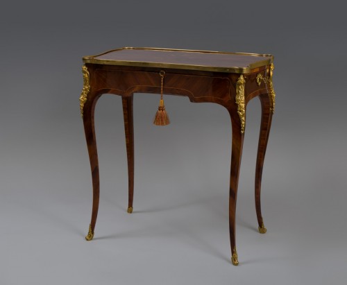 Table bureau Louis XV estampillée Pierre MIGEON II - Louis XV
