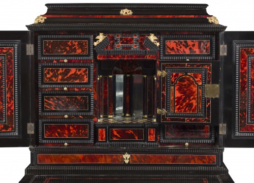 Mobilier Cabinet & Coffre - Cabinet Anversois en écaille de tortue et ébène