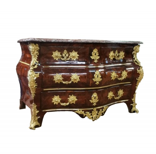 Large and wide commode tombeau