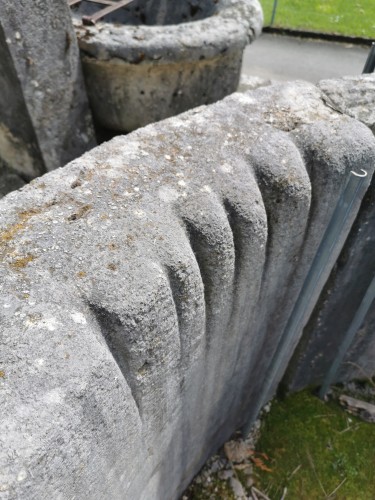 Large stone well from the 18th century. - Architectural & Garden Style 