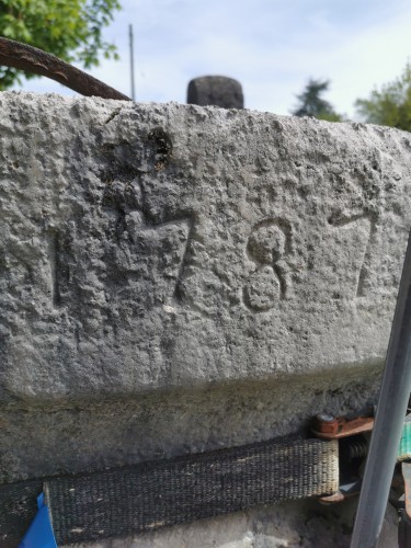 18th century - Large stone well from the 18th century.