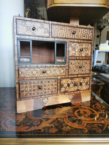 19th century - Japanese inlaid cabinet