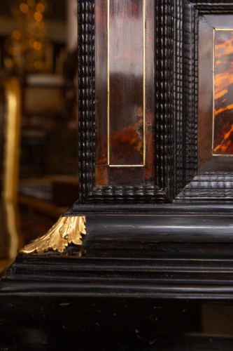 Large cabinet in tortoiseshell and ebony from the 17th century - 