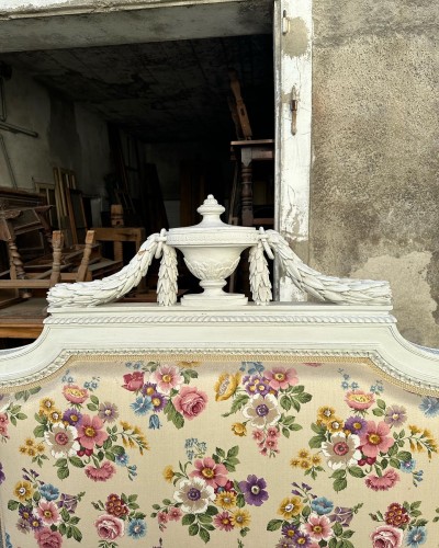 18th century - Louis XVI bed in carved and lacquered wood