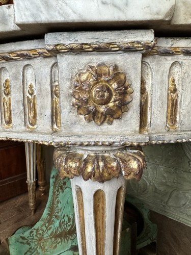 Pair of Louis XVI consoles in gilded and patinated wood - 