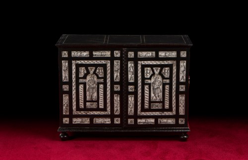 Renaissance cabinet in ebony and ivory - Furniture Style Renaissance