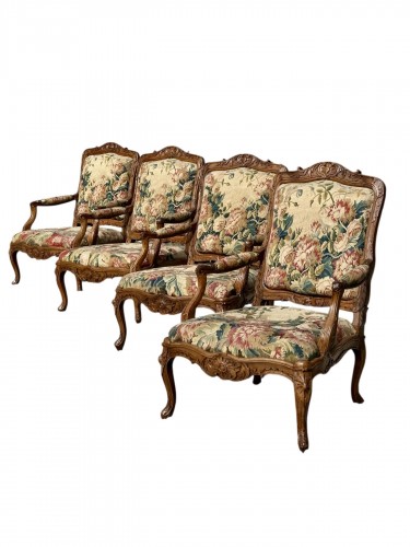 Quatre fauteuils et un canapé d’époque régence