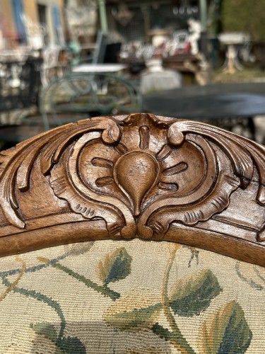 Antiquités - Four Regence period armchairs and a sofa