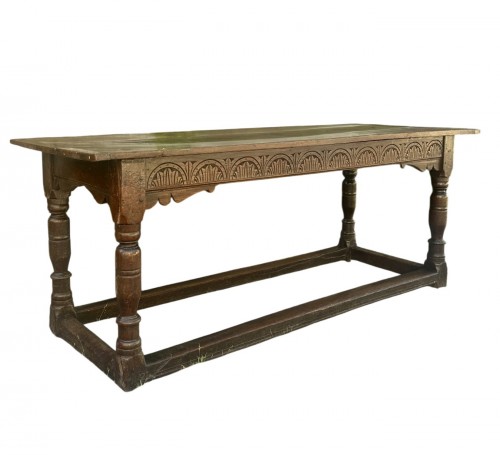 Belle table de réfectoire
