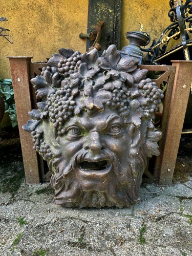 Matériaux & Architecture  - Masque de fontaine en plomb