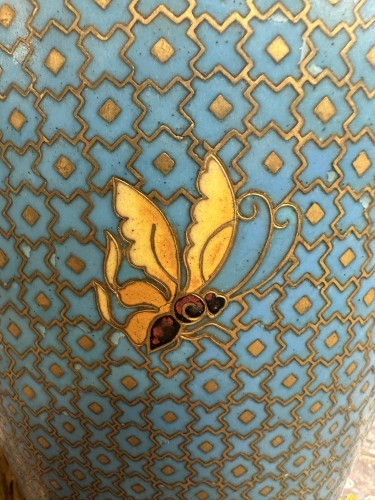 Napoléon III - Ferdinand Barbedienne (1810–1893) Pair of lamps with cloisonné enamel decoration