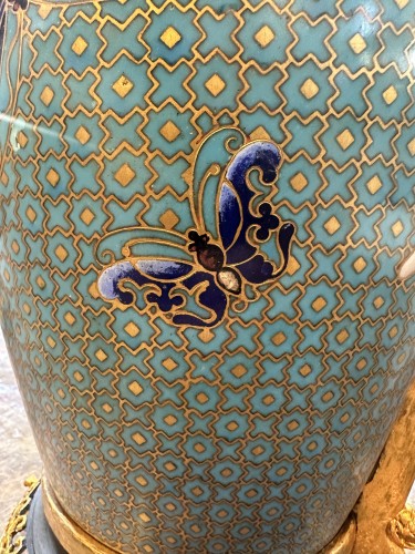 Antiquités - Ferdinand Barbedienne (1810–1893) Pair of lamps with cloisonné enamel decoration