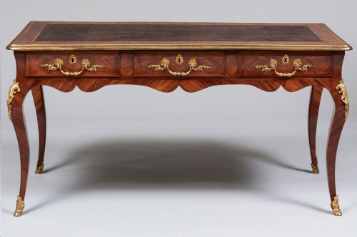 XVIIIe siècle - Bureau Plat d’epoque début Louis XV