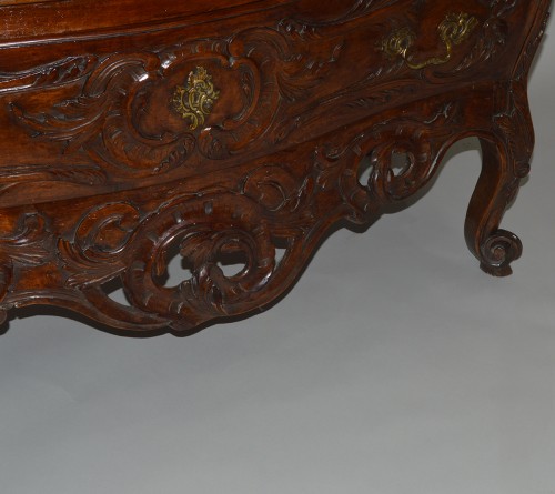 Furniture  - Magnificent, Nimoise, Louis XV period commode (sauteuse)