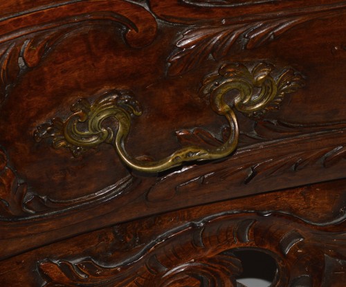 18th century - Magnificent, Nimoise, Louis XV period commode (sauteuse)