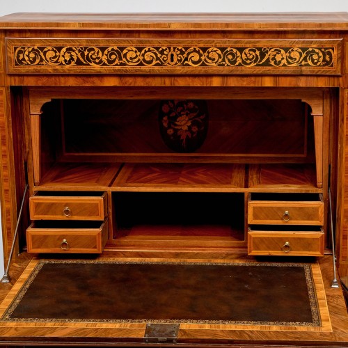 Secretaire a abbatant d’epoque neoclassique, Italie de Nord (Region Lombardie) - Louis XVI