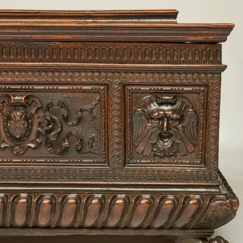 Florentine, Renaissance, Period marriage cassone - Renaissance