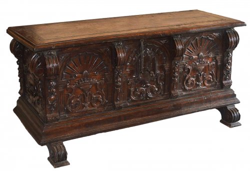 Spanish, Renaissance period walnut caixa