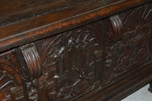 Spanish, Renaissance period walnut caixa - 