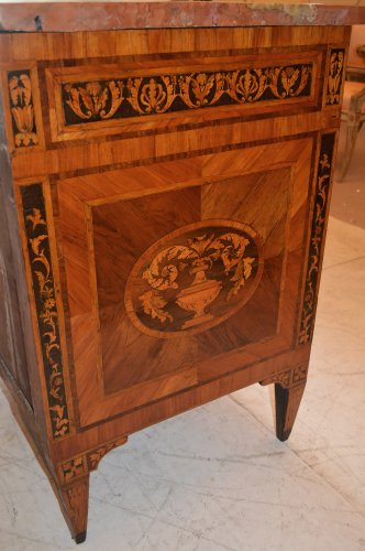 Northern Italian, Neo-classical period, marquetry-inlaid commode - Furniture Style Louis XVI