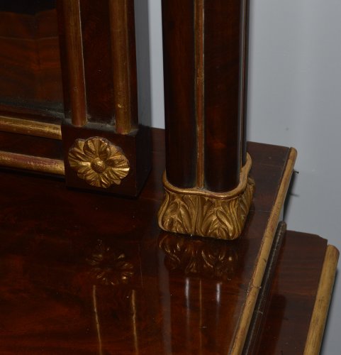 Spanish, Neoclassical, flame mahogany and parcel-gilt coiffeuse - 