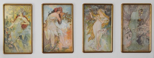 Set of four Art Nouveau period lithographs on fabric - Alphonse Mucha - Engravings & Prints Style Art nouveau