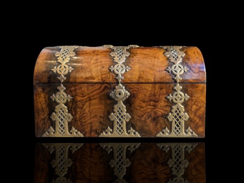 Victorian burr walnut and brass casket circa1860 - Objects of Vertu Style 