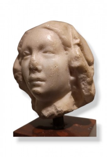 Middle age - Gothic female head in marble, France late 14th century