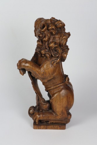 Sculpture  - Baroque seated lion with coat of arms, Flemish 17th century