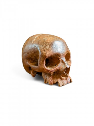 Memento mori, crâne en bois sculpté 17e siècle
