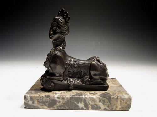 Sculpture  - A pair of French Regence bronze sphinxes