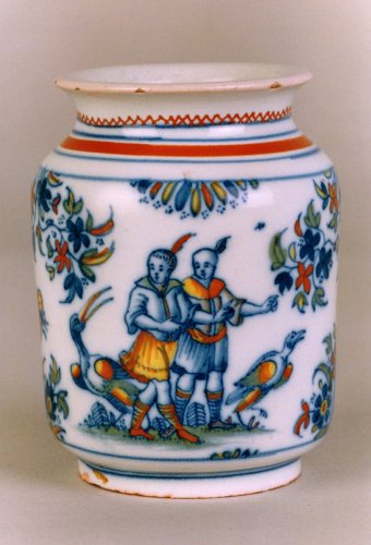 Antiquités - A faïence jar with Chinoiseries decoration, Alcora 1735-60