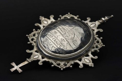 Religious Antiques  - A Spanish silver reliquary medallion dedicated to Saint Erasmus, circa 1580