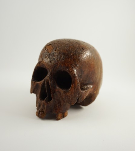 Memento Mori en bois polychrome, XVIIe siècle - Objets de Curiosité Style 