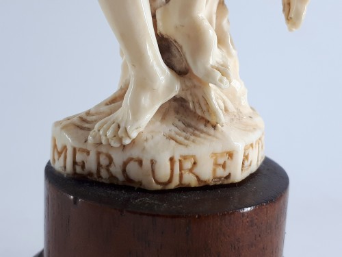 Mercure enlevant Psyché, école française ou flamande, XVIIe - XVIIIe siècle - Sculpture Style 