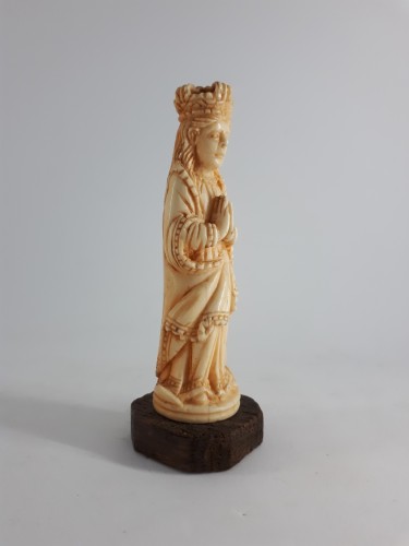 Art sacré, objets religieux  - Vierge miniature indo-portuguaise en ivoire, Goa, milieu du XVIIIe siècle