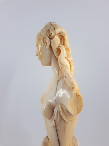 18th century - Ariadne, ivory bust, Dieppe, XVIIIth century