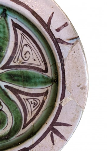 Middle age - Small Gothic dish, Paterna, XIIIth-XIVth century