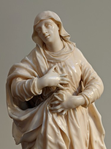 Vierge en ivoire, 17e siècle - Sculpture Style 
