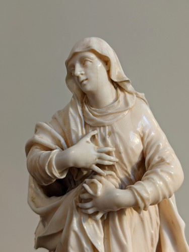 Vierge en ivoire, 17e siècle - Galerie Noël Ribes