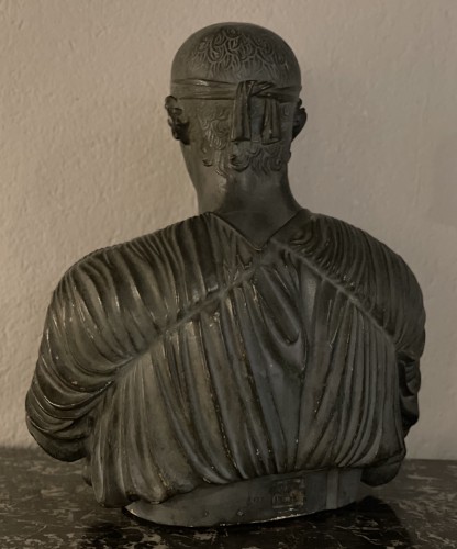 Buste de Heniokhos (Aurige)  en stuc avec une patine bronze - Ramón Portuondo