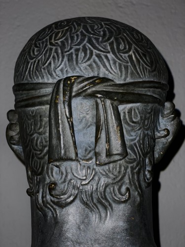 Antiquités - Buste de Heniokhos (Aurige)  en stuc avec une patine bronze