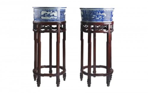 Deux grandes vasques en porcelaine de Chine vers 1900